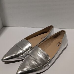 A.n.a Women's Silver Pointed Size 7.5 Loafers
